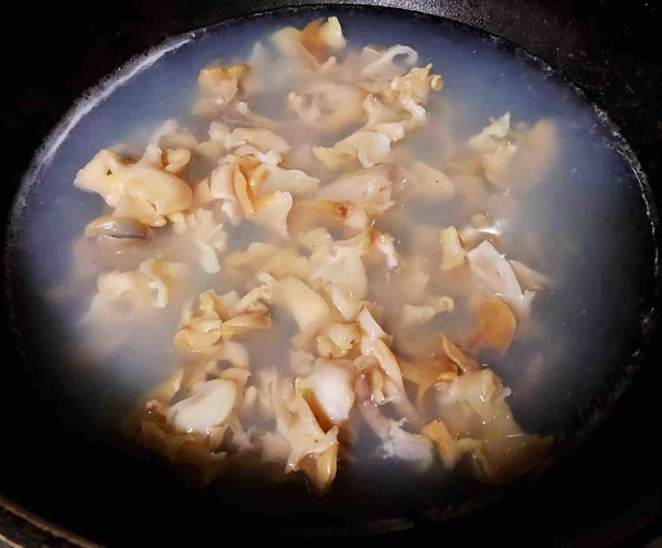 葱爆海螺片的步骤