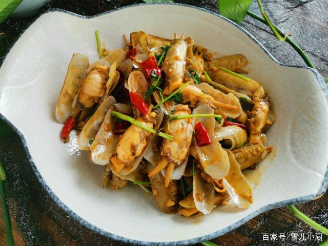 这个海鲜被称作“小人仙”，肉质肥美，用这个方法做，一盘不够吃
